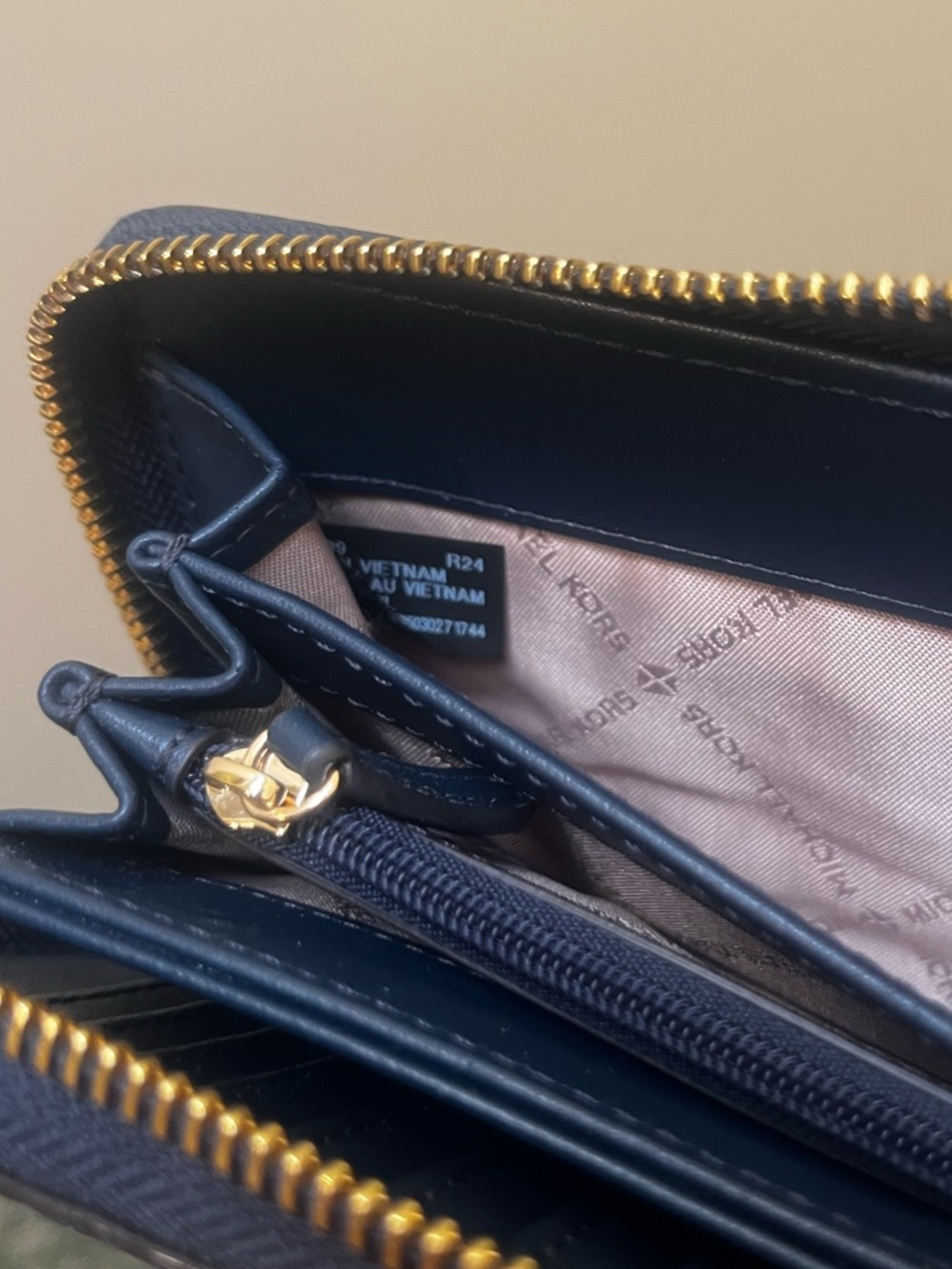 Michael Kors Navy Large Jet Set Continental Travel Wallet - Picture 15 of 15